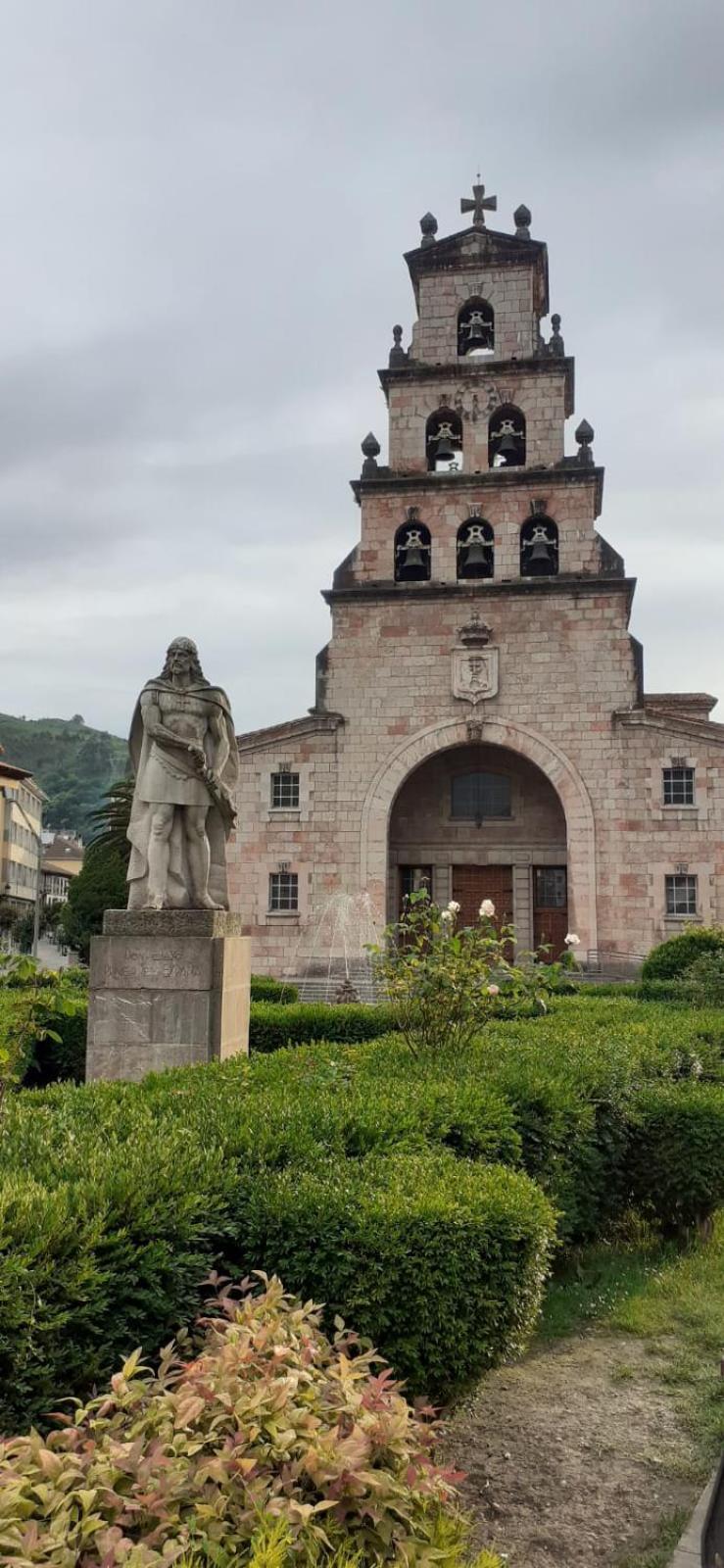 La Nueva Covadonguina Apartment Cangas de Onis Bagian luar foto